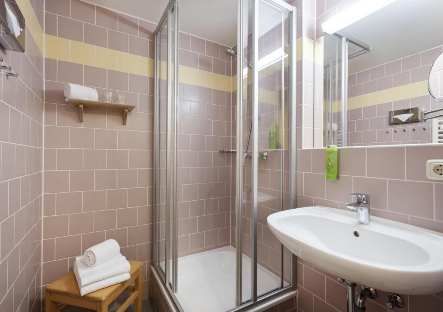 Hotel Jufa Im Weitental - Bruck An Der